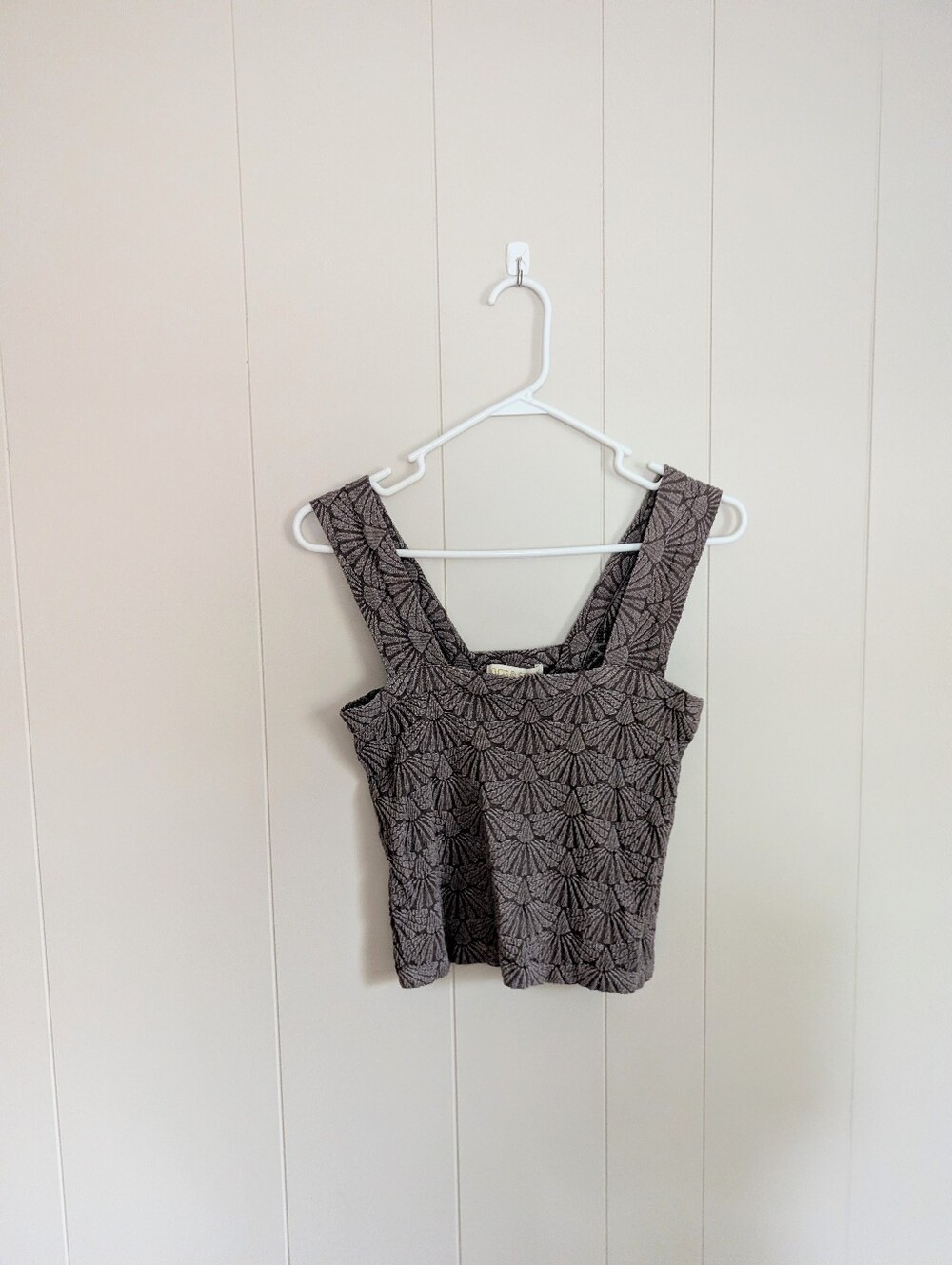 Coco & Shay Women's Textured Brown Tank Top Size Large / XL